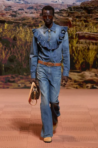 Look 13